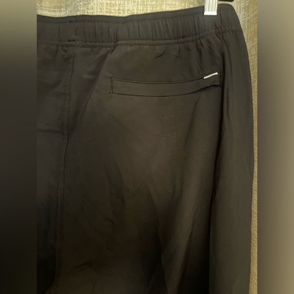 Vuori Kore Jogger 28" Men's XL Black Athletic Running Pants - Built in Boxer - Picture 12 of 16